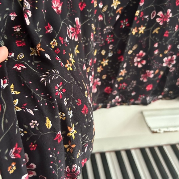 Reitmans Black Floral A-Line Skirt 10 - Picture 14 of 16